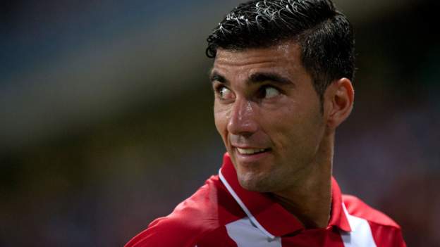 Ex-Arsenal winger Reyes dies aged 35