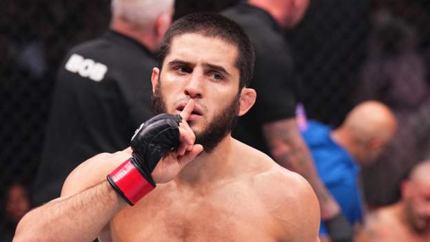 Makhachev knocks out Volkanovski to retain title