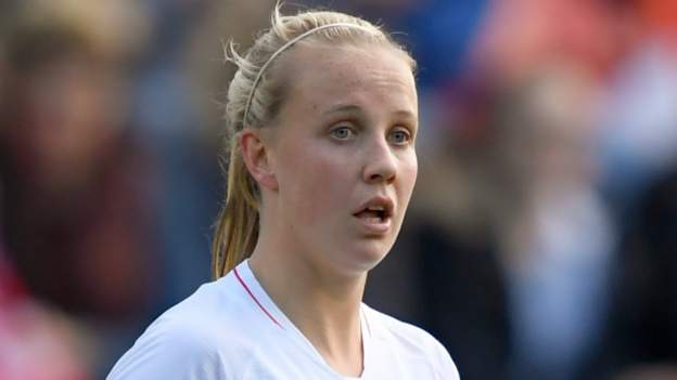 Beth Mead: Arsenal forward withdraws from England training camp - BBC Sport