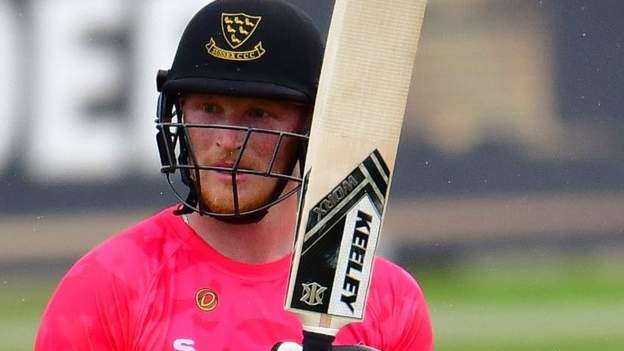 T20 Blast: Tom Alsop leads Sussex Sharks to thrilling win over Surrey