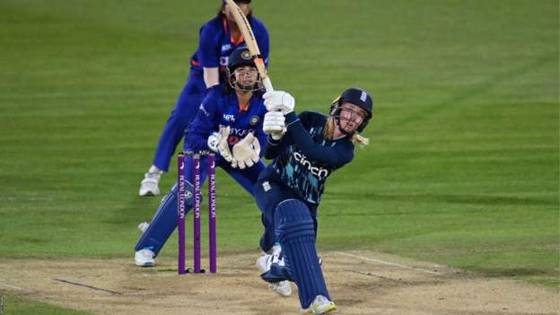 England's Kemp to miss Women's T20 World Cup