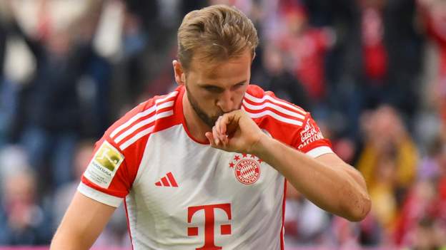 Kane scores from own half in hat-trick for Bayern-ZoomTech News