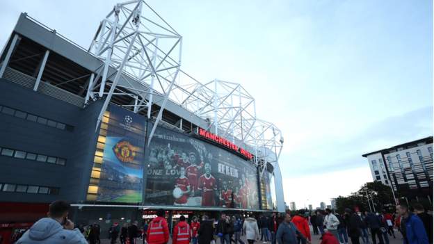 Manchester United in discussions over major redevelopment of Old Trafford