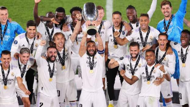 Real Madrid derrota o Eintracht Frankfurt e é supercampeão continental