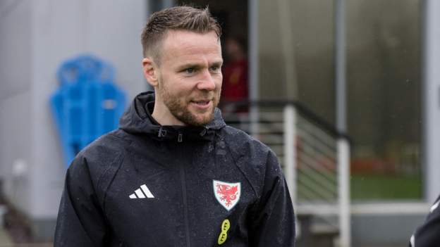 Former defender Gunter joins Wales backroom staff
