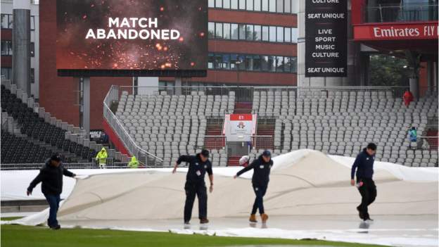 The Ashes : Pourquoi n'y avait-il pas de jour de réserve alors qu'il pleuvait au test d'Old Trafford ?