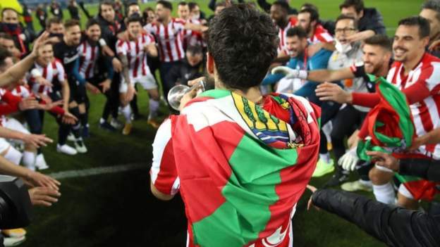 Athletic Bilbao 4-2 Barcelona: Basque side win Copa del Rey thriller - BBC  Sport