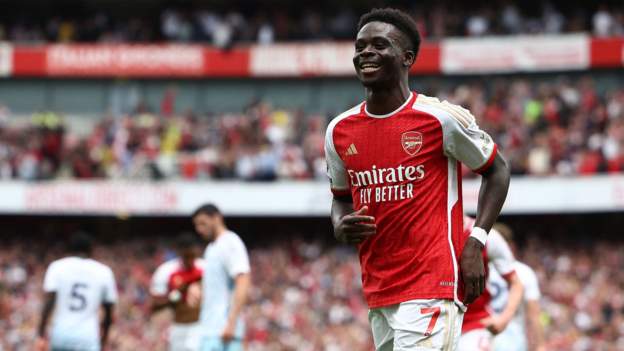 Arsenal 2-1 Nottingham Forest: Superb Bukayo Saka strike helps Gunners to opening win