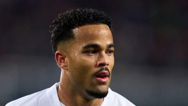 bournemouth-sign-dutch-forward-kluivert-from-roma