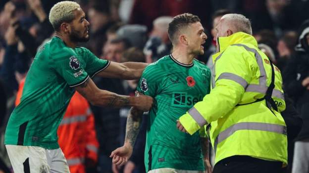 Kieran Trippier: Newcastle defender confronts 'emotional' fans after defeat and says 'don't panic'