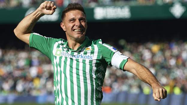 Joaquin: Real Betis captain, 38, signs new deal until 2021 - BBC Sport
