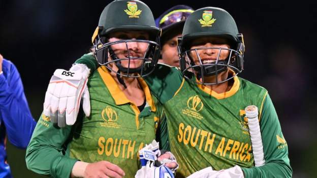 Women's World Cup: South Africa knock out India to set up England semi-final