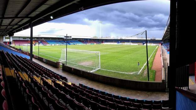 David Hilton: Scunthorpe United owner withdraws funding & club to play away from Glanford Park