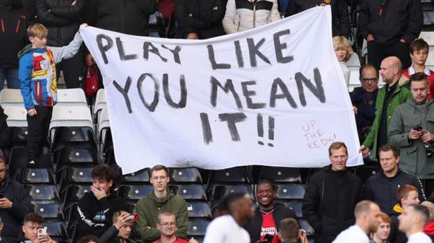 Fulham 0-1 Man Utd: Erik ten Hag praises team spirit after late win
