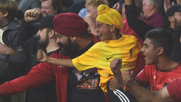 Premier League: How to follow your team on the BBC