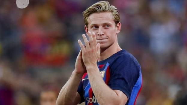 De Jong ‘wants to stay’ at Barcelona