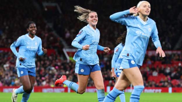 Man Utd 1-3 Man City: Visitors win Manchester derby to boost WSL title hopes