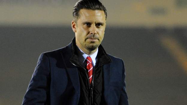 Danny Webb: Leyton Orient boss resigns after two months in charge - BBC ...