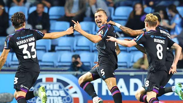 Coventry City 1-1 Huddersfield Town : les Terriers de Darren Moore arrachent le match nul tardif