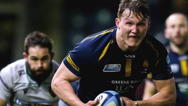 Ted Hill: Worcester Warriors forward signs new contract until 2024