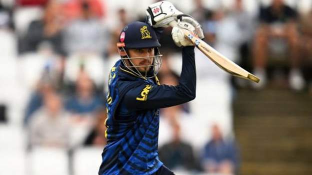 Bears hammer Gloucestershire for second cup win