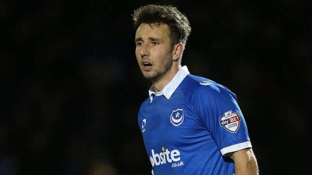 Matt Tubbs: Portsmouth striker joins Eastleigh on loan - BBC Sport