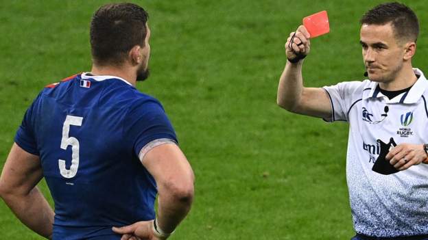 France 32-30 Pays de Galles: Fabian Galthi accuse les joueurs gallois pour le carton rouge de Paul Willemsey