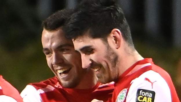Reds defeat Glens to move two points off top