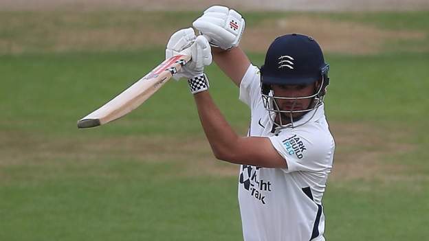 County Championship: Middlesex chase 249 for thrilling win over Nottinghamshire
