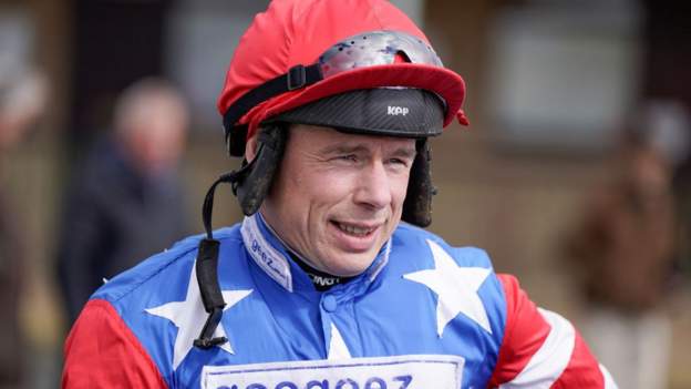 O'Regan retires and sends support to friend Lee