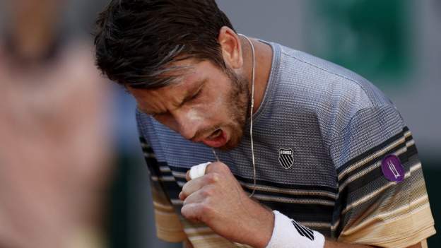 Norrie makes swift progress into French Open third round