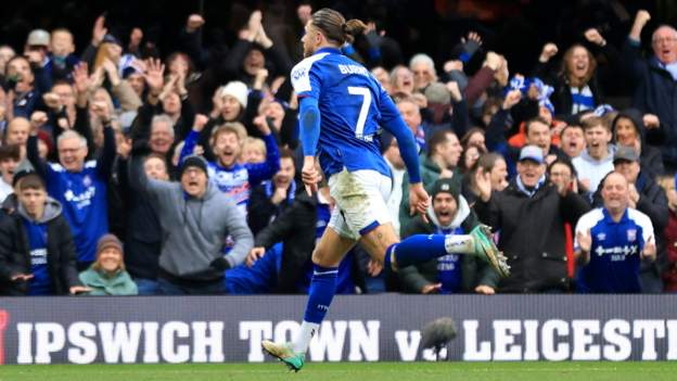 Ipswich Town 2-2 Norwich City: Hosts come from behind to draw East Anglian derby
