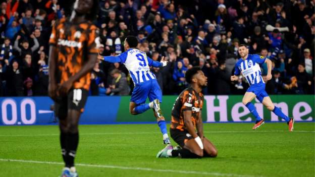 Pedro winner puts Brighton into Europa League last 16