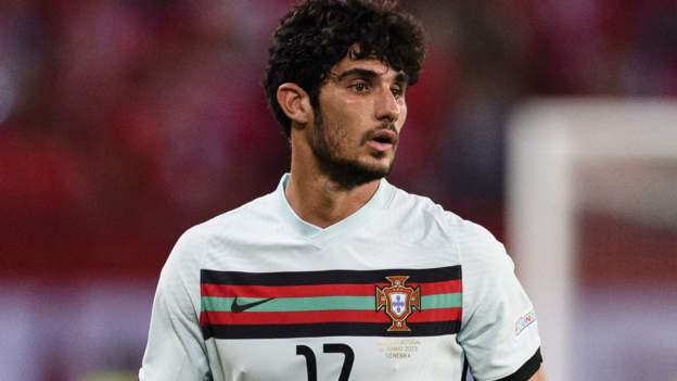 Goncalo Guedes: Wolves agree £27.5m fee with Valencia
