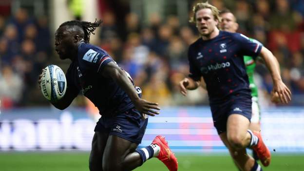 Bristol hold off Leicester to win Premiership opener