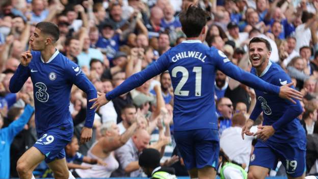 Chelsea 2-1 West Ham United: Blues come from behind to win