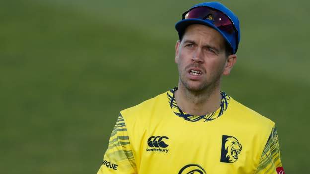 Nathan Sowter: Durham re-sign spinner from Middlesex on one-year deal