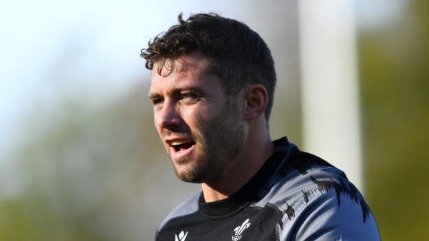 Wales wait on Halfpenny's fitness ahead of NZ