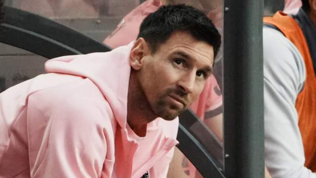 Fans boo as Messi fails to play in Hong Kong friendly