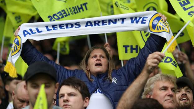 Leeds 2-2 Everton: Emotional day at Elland Road as capacity crowd roar once more