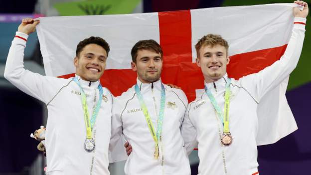 Commonwealth Games: Dan Goodfellow wins 3m springboard gold in all-England top t..