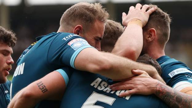 Warrington end losing run with key win at Hull
