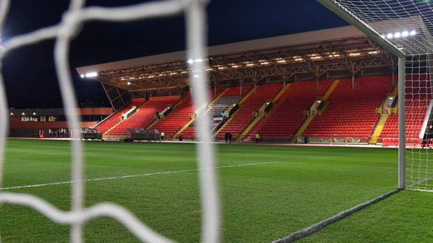 Gateshead deducted point for ineligible player