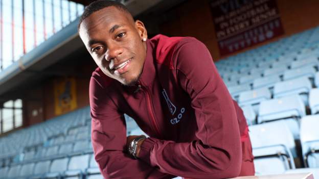 Villa sign Chicago striker Duran in £18m deal