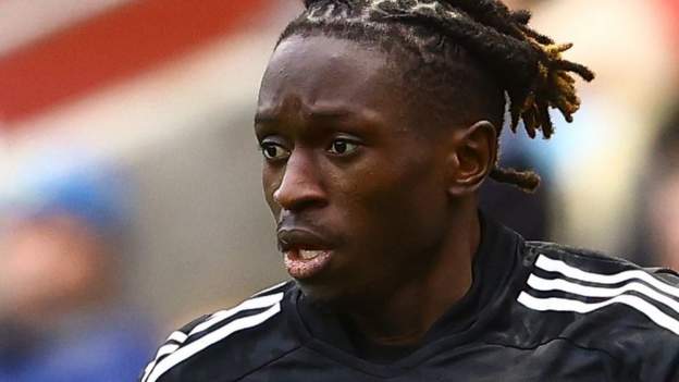 Domingos Quina: Watford midfielder joins Barnsley on loan as Obbi ...