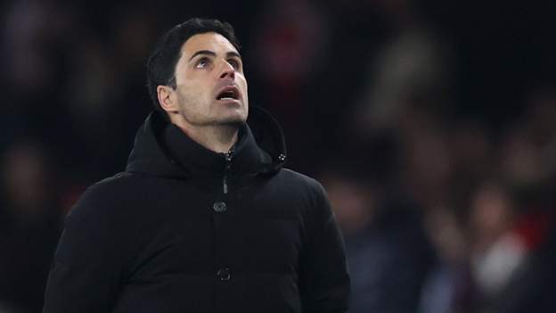 Arsenal outclass sorry Chelsea to return to top