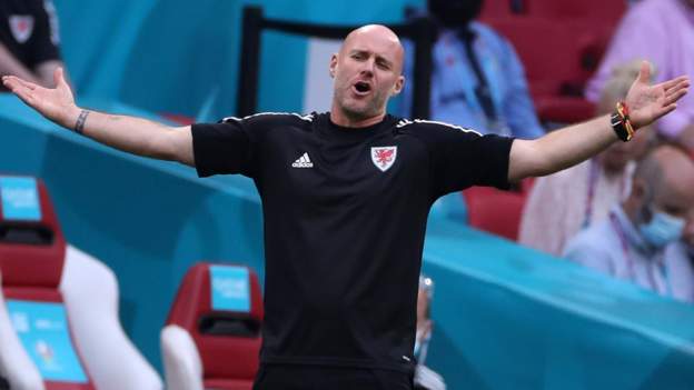 'No questions' over Robert Page position, says ex-Wales boss Mark Hughes