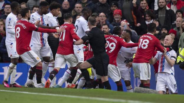 Man Utd & Palace charged over 'mass confrontation'