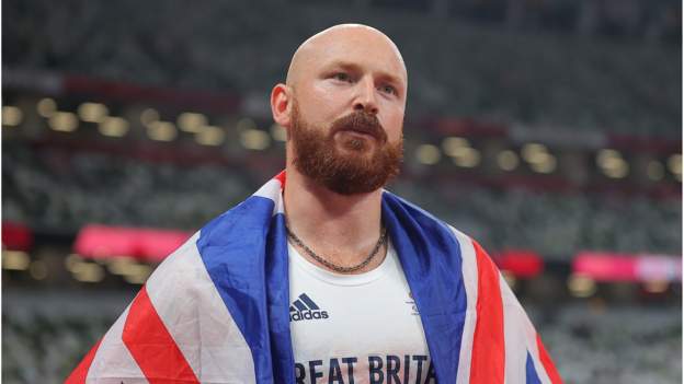 Pembroke sets European record to win javelin gold