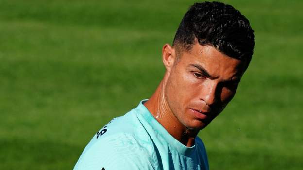 Cristiano Ronaldo: Man Utd complete move to re-sign forward